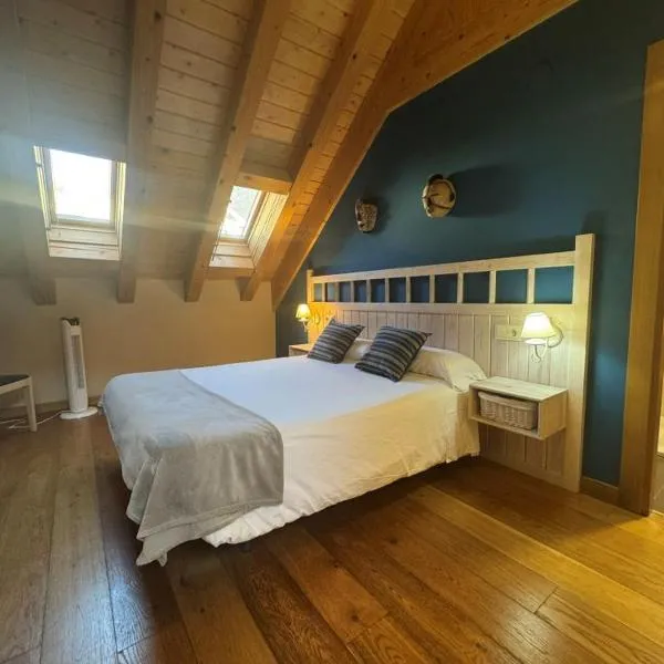 Hostal Otsoa, viešbutis mieste Ezcároz