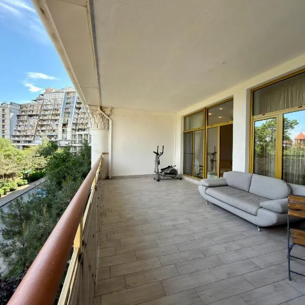 Arcadia Palace 312, hotel sa Odessa