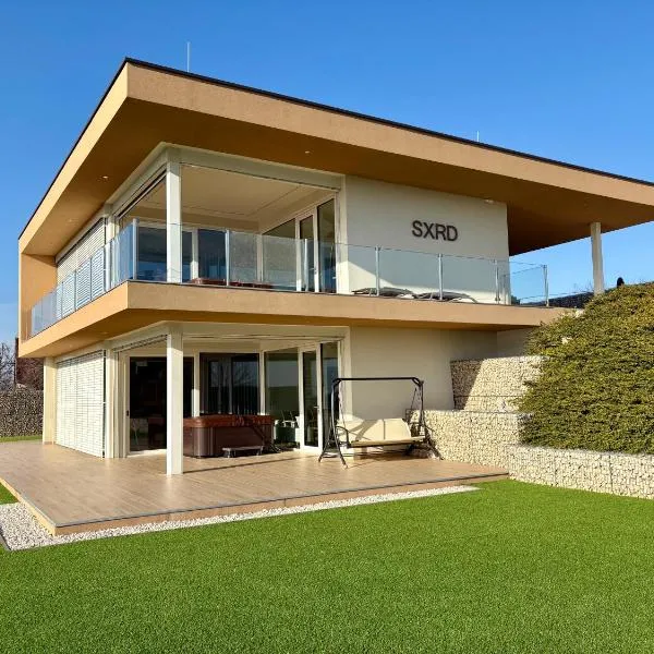 SXRD Luxus Apartmanok, hotel in Szekszárd