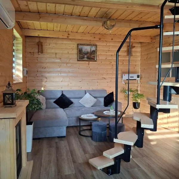 Polna Ostoja, hotel i Zator