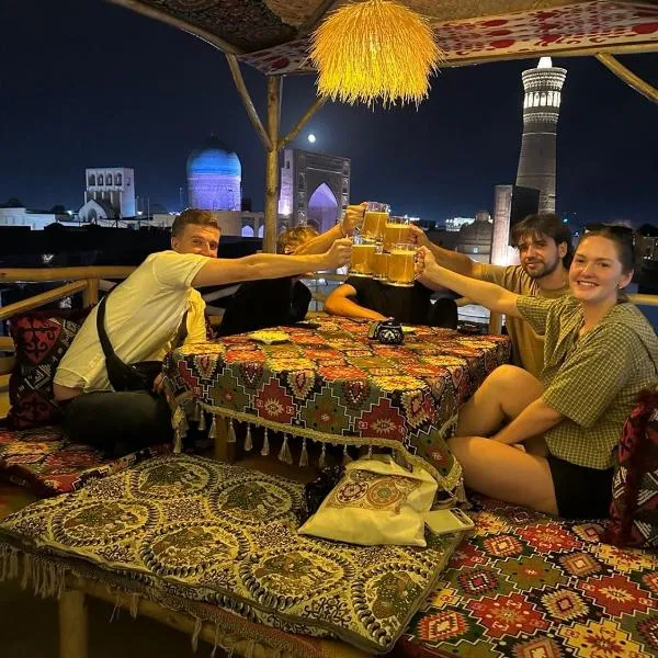 LAYALI boutique TERRACE & Café, hotel in Bukhara