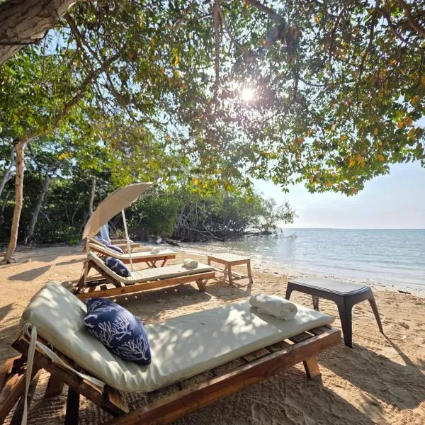 Hotel Isla Azul Rosario Islands Beach & Nature, hotel di Isla Grande