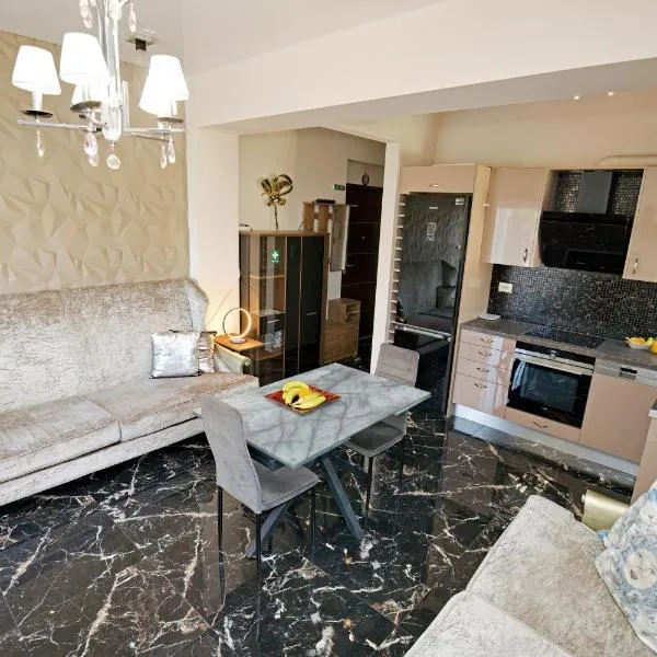 Luxury Romantic Seaside Apartment in Varkiza, hotel en Vari