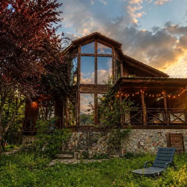 ❆cozy, 4 BR. Villa in Ananuri❆, khách sạn ở Ananuri