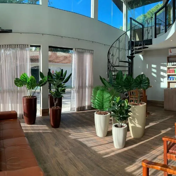 Ipê Hotel Jardins,蓬塔格羅薩的飯店