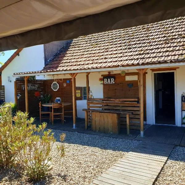 Le Heron Pourpre B&B gastronomique, מלון בCronat