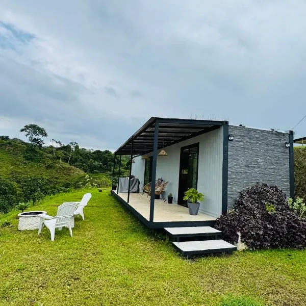 Kèbi Container Home near Blue Falls, hotel di Colonia