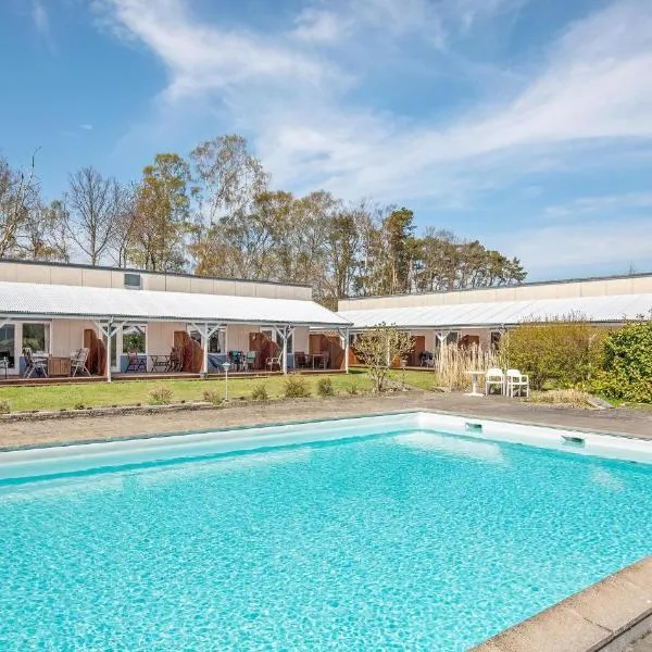 Lovely Newlyrenovated Holiday Apartment Bornholm, hotel en Neksø