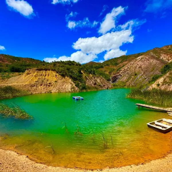 Suites con acceso a lago natural a 20 minutos de Villa de Leyva, hotel a Sáchica