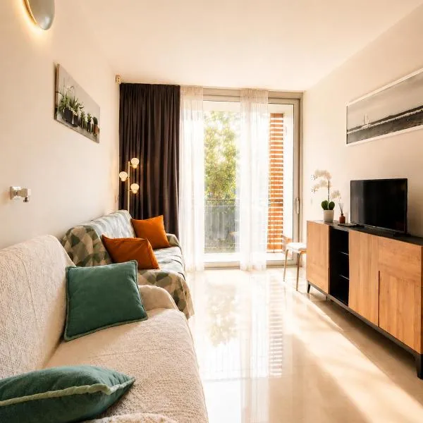 Apartment Mare45 - 10 minutes walk from the beach with one private ombrella and three sun-beds，伊拉克里亞馬勒的飯店