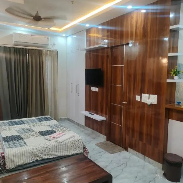 Ufairia Studios Bliss Chalets near Blue Sapphire, hotel i Ghaziabad