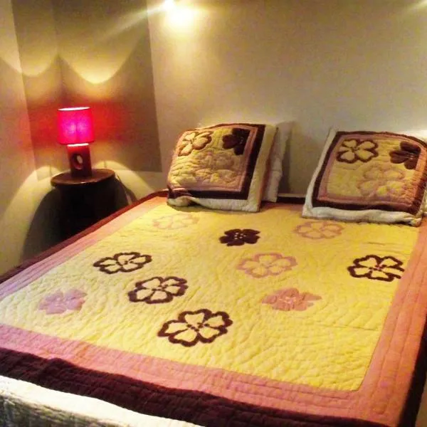 Maison au centre de Camazen, хотел в Pludual