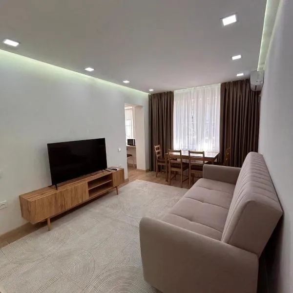 Three rooms on Arbat, hotel di Shymkent