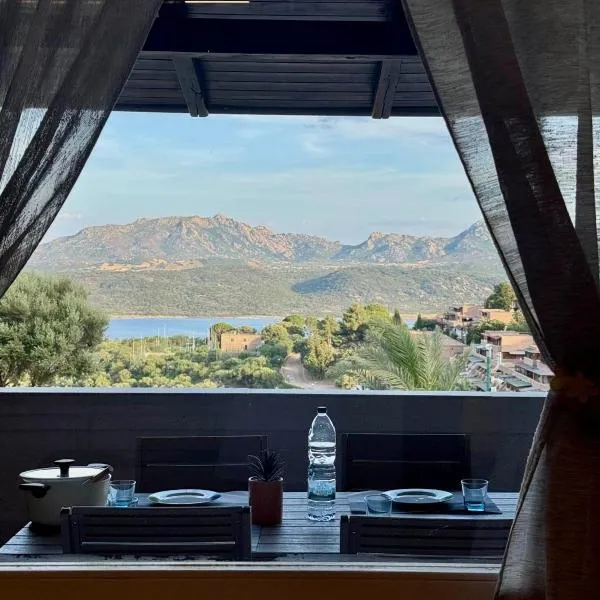 4 Posti Letto - Terrazza vista mare - Porto Rotondo vicino al mare - wifi - parcheggio gratuito โรงแรมในCugnana Verde
