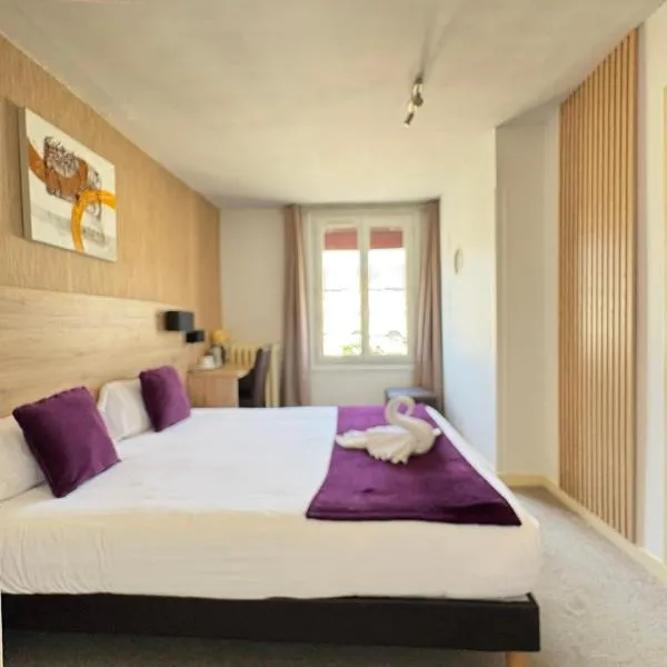 Viesnīca Hôtel L'Univers pilsētā Šatellero