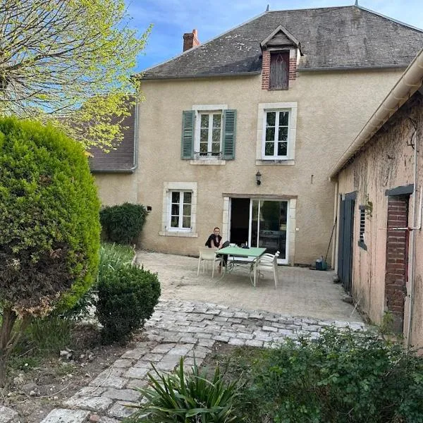 les hébergements de la ferme des buttons, hotelli kohteessa Rosnay