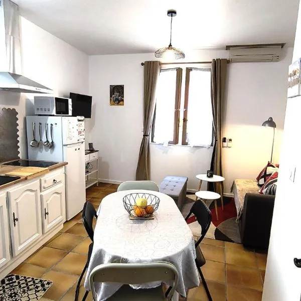 Appartement cosy climatisé dans un village du Minervois, hotelli Canet d'Audessa