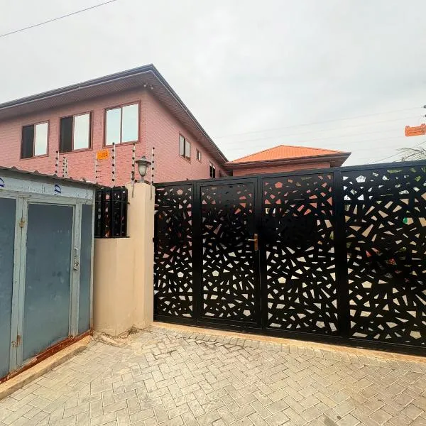 Clear Lodge GH, Dzorwulu, hotel a Accra
