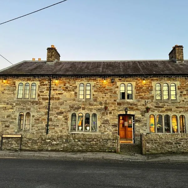 Cross Hands Hotel, hotel a Llanybyther