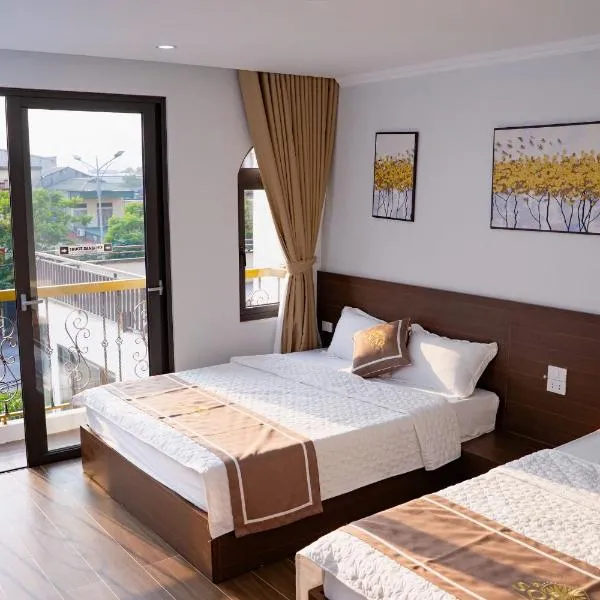 Khách sạn SOLAR HOTEL、Phúc Trìのホテル