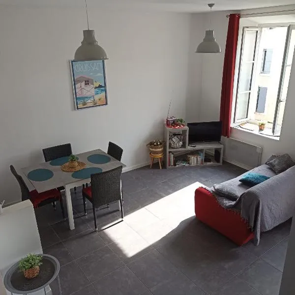 Jolie Maison au centre du village, hotel in Gruissan