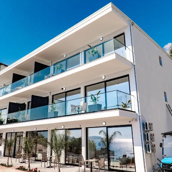 SeaScape Residence, hotel di Borsh