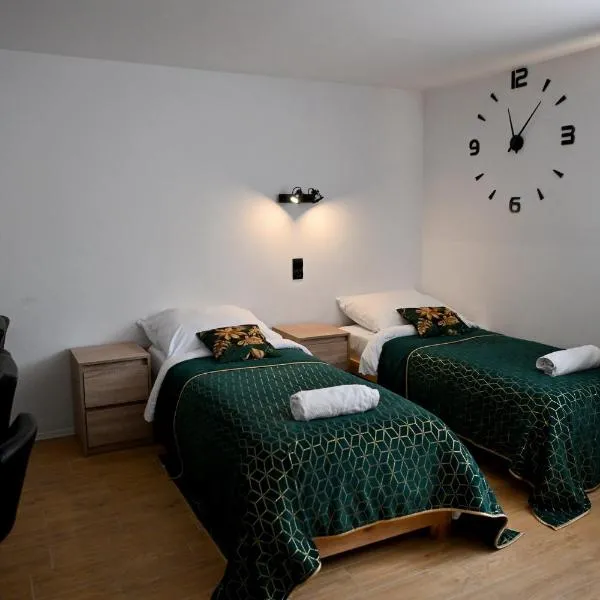 Noclegi na Parkowej, hotel Ryczówban
