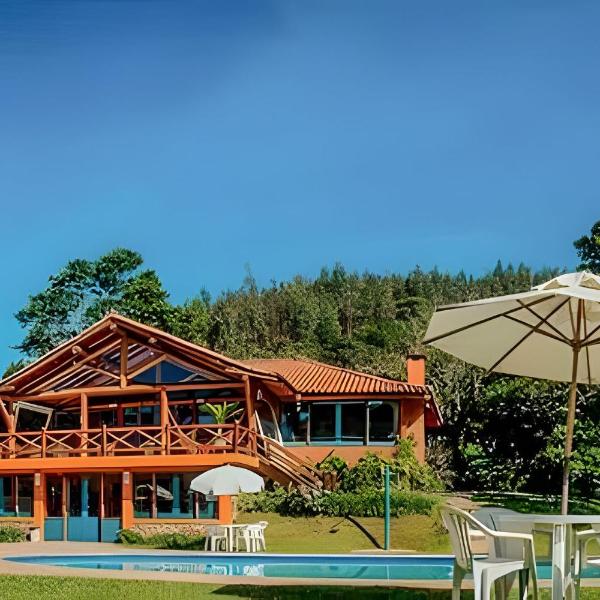 Chalé p/ família com lareira, sauna e piscina
