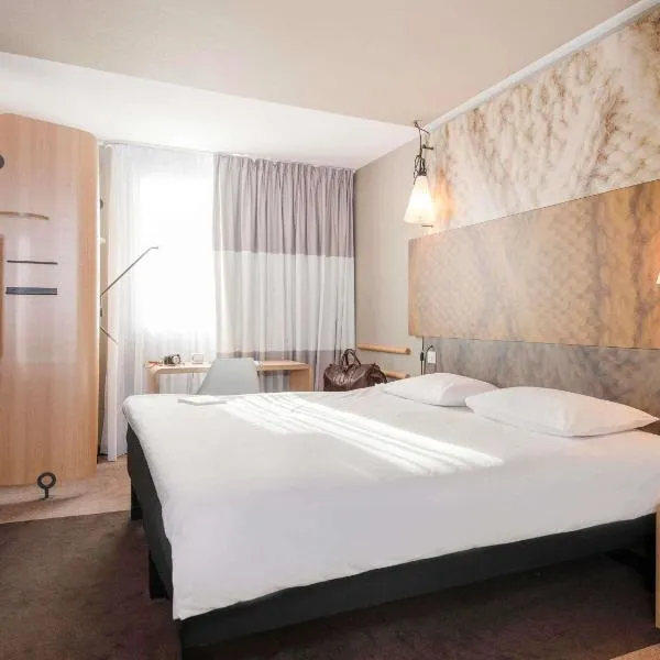 ibis Lyon Caluire Cité Internationale โรงแรมในคัลลูร์ เอต์ คูร์เย