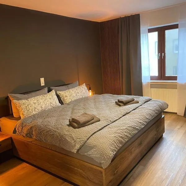 Ferienwohnung CostadelSool - 100m zur fränkischen Saale: Hammelburg şehrinde bir otel