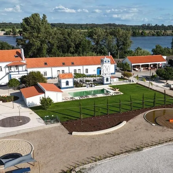 Marchanta Riverside Hotel, готель у місті Сантарен