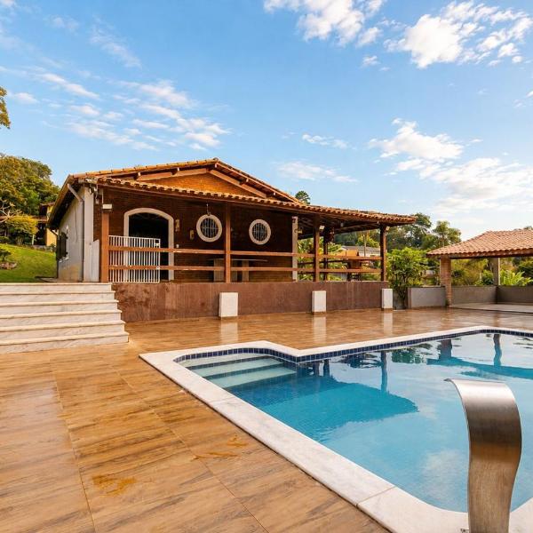Chácara com Piscina e Churrasqueira em São Roque