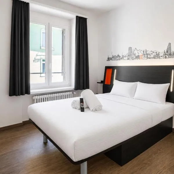 easyHotel Zürich City Limmatplatz: Zürih'te bir otel