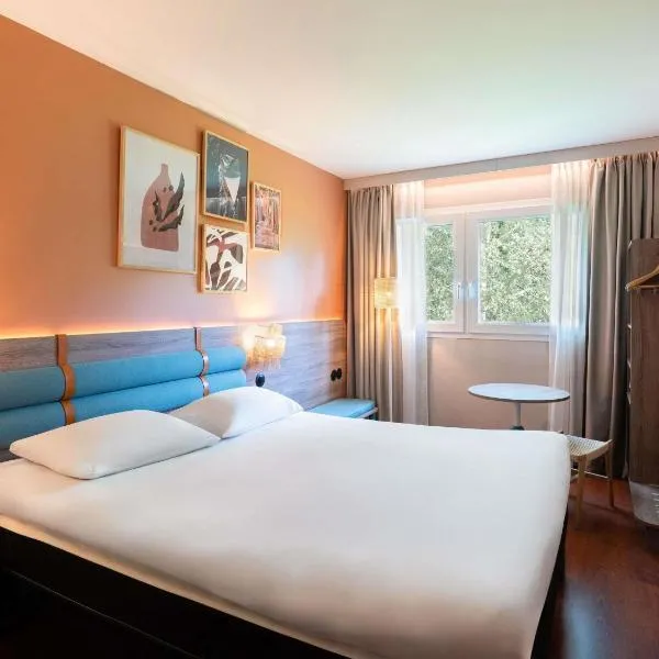 ibis Golfe de Saint-Tropez, hôtel à Cogolin