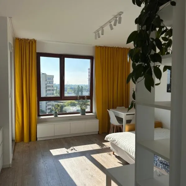 Modern Warsaw Apartment with AC - Kameralne, hotel Varsóban