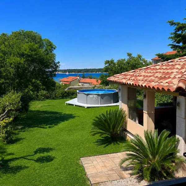 Stone house Chiara Seaview, Hotel in Funtana
