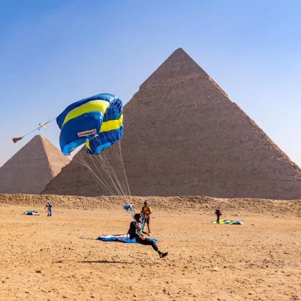 Magic golden pyramids, hotelli Kairossa