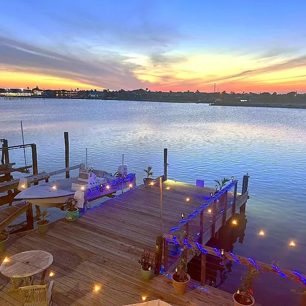 Waterfront Key Allegro Guesthouse w/dock, hotel a Rockport