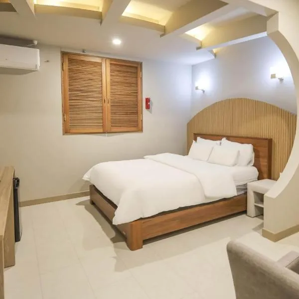 계룡 호텔 스테이318 โรงแรมในGyeryong