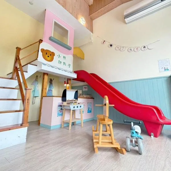 Village Villa B&B، فندق في Zhuqi