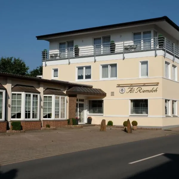 Hotel Alt Riemsloh, отель в городе Rödinghausen