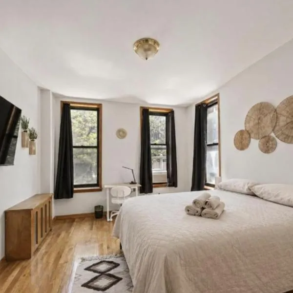 The NYC Value Room near Times Square & Broadway - Private Room with shared bathroom, viešbutis Niujorke