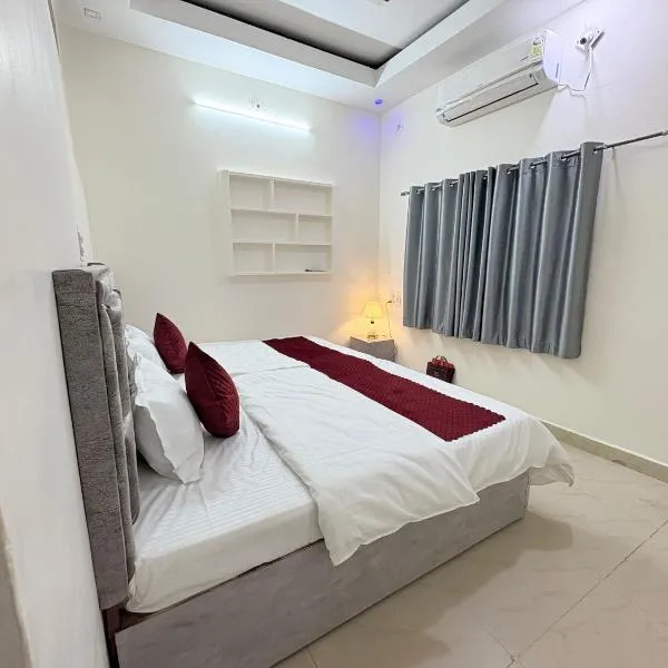 Shiv Aaradhya Home Stay, hótel í Ujjain
