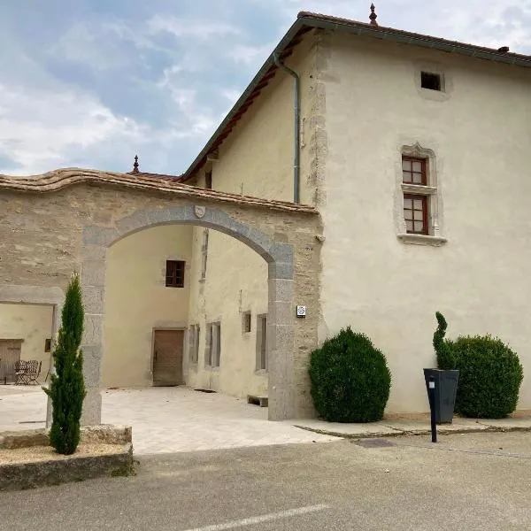 La Maison Forte, hotell i Courtenay
