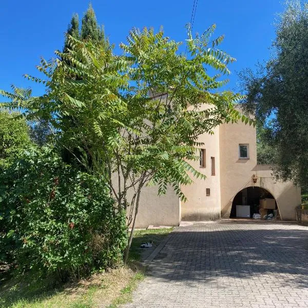 Appart 6 personnes au vert, Côte d'Azur โรงแรมในลาโกด