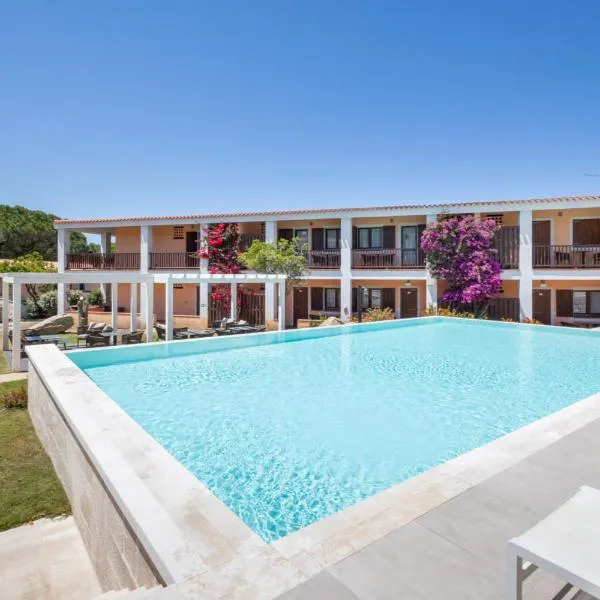 Hotiday Punta Sardegna, hotel a Palau