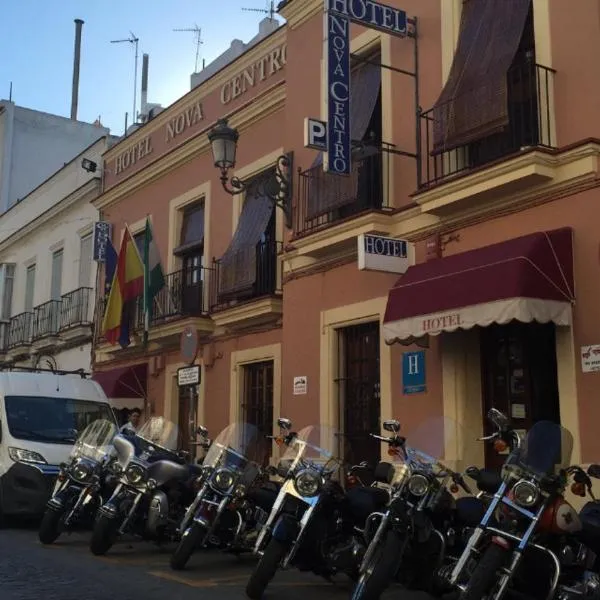 Hotel Nova Centro, ξενοδοχείο στο Χερέθ Ντε Λα Φροντέρα