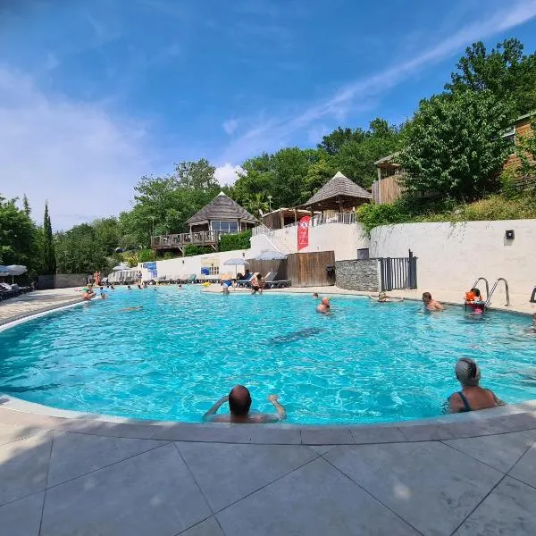 Mobil-home climatisé avec piscine chauffée à 10 min de Nice, ξενοδοχείο σε Cagnes-sur-Mer