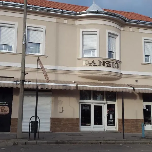 Korona Panzió, hotel in Győrtelek