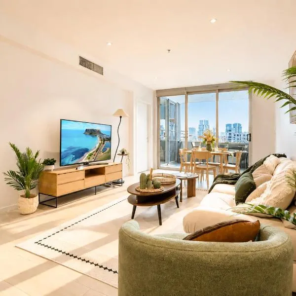 Boho Retreat Apartment - Walk to Gabba Stadium - Free Parking, מלון בבריזבן